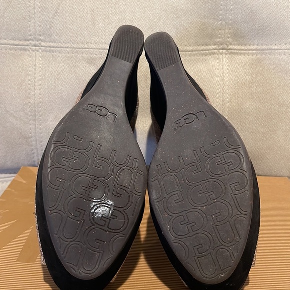 UGG Australia Toura Wedges - Picture 6 of 9